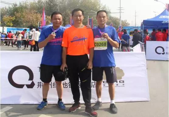 荊州馬拉松來(lái)了，紫電員工用跑步綻放光彩！