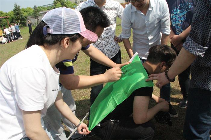 紫電因我而精彩 —紫電公司“5.4”青年員工拓展活動 紫電因我而精彩 —紫電公司“5.4”青年員工拓展活動