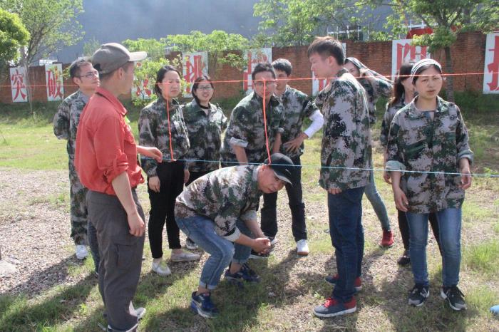 紫電因我而精彩 —紫電公司“5.4”青年員工拓展活動 紫電因我而精彩 —紫電公司“5.4”青年員工拓展活動